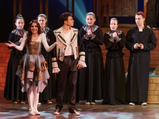 Идальго, сеньориты и интриги. В театре драмы студенты показали "Изобретательную влюбленную"