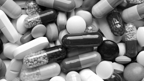 СМИ: Вводится ограничение закупок импортных лекарств