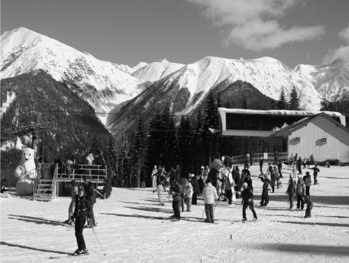 СМИ: Горнолыжные курорты Сочи подняли цены ски-пассов на 30-40%