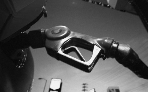 Бензин будет стоить 40 рублей. В 2014 году стоимость бензина вырастет на 10%