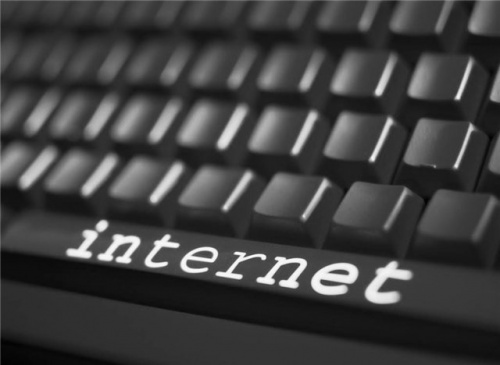 Половина законов об Интернете угрожают развитию сети. А российкая глубинка ждет