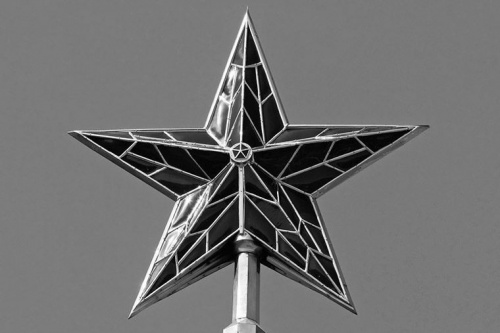 Армейская и кремлевская. Красная пятиконечная звезда празднует вековой юбилей