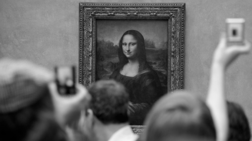 Другая. Под картиной Леонардо да Винчи "Мона Лиза" найден портрет женщины без улыбки