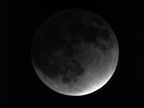 Луна станет темно-красного цвета. 4 апреля - самое короткое лунное затмение за столетие