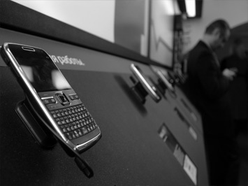 Телефоны без ГЛОНАСС хотят запретить. Чтобы не мешали системам связи
