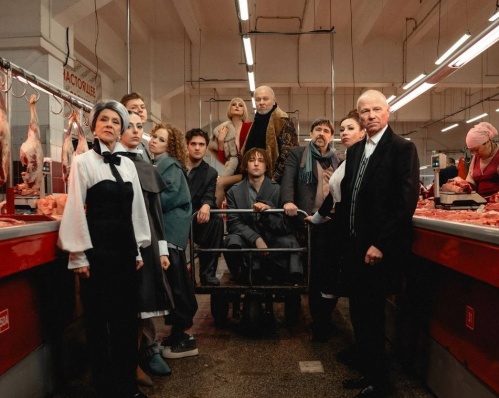 Попкорн, мясо, 18+. В театре драмы осовременили "Тартюфа"