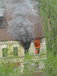 На Радищева горел старинный дом
