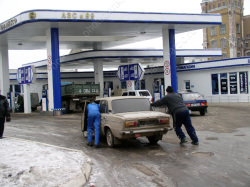 80-й бензин в Саратовской области самый дешевый в ПФО
