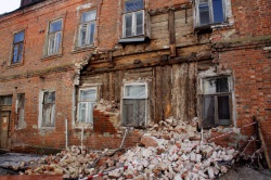 Прокурор пообещал наказать виновных при срыве расселения аварийного жилья