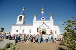 В Приволжском отметили Успение Пресвятой Богородицы и годовщину храма