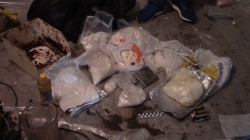 В арендуемой квартире найдено 7,5 кг синтетических наркотиков