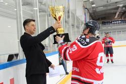 Саратовская команда выиграла турнир по хоккею 40+