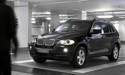 Полицейские вернули жительнице Энгельса угнанный BMW X5