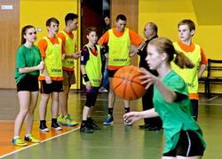 Известный баскетболист провел мастер-класс для школьников