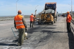 По отчетам, отремонтировано 1 072 525 кв. м. региональных дорог