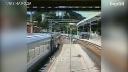 Из поезда Саратов-Адлер выпала пассажирка. Видео