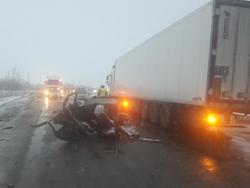В ДТП погибли водитель и пассажир легковушки