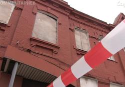 Жители боятся падения кирпичей с памятника архитектуры на Чапаева