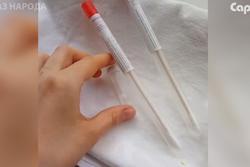 Врач инфекционной больницы показала тест на коронавирус. Видео