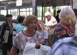 Чиновники пытаются убедить пассажиров носить маски в автобусах