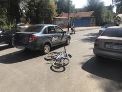 Такси сбило 12-летнего велосипедиста