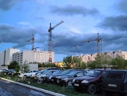 Радаев призвал строить жилье по госпрограммам "без выходных и проходных"