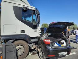 В аварии с грузовиком погибли мужчина и женщина