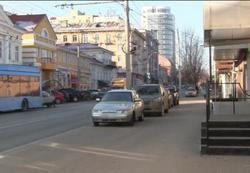 Пятерых водителей наказали за парковку на тротуарах на Московской