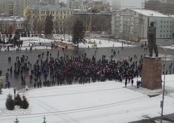 В Саратове вновь проходит акция в поддержку Навального