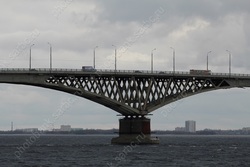 Московская фирма отремонтирует мост через Волгу по максимальной цене