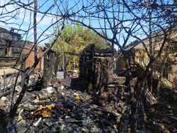 Жительница развела костер на веранде и сожгла три дома