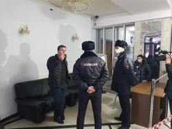 Бондаренко отделался штрафом в тысячу рублей за инцидент на УИК