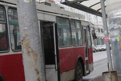 Из-за обрыва контактной сети встали троллейбусы трех маршрутов