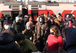 В Саратове встретили поезд с беженцами из ДНР и ЛНР