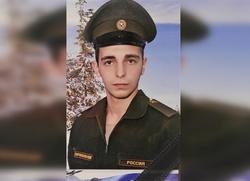 В поселке простились с погибшим на Украине 21-летним бойцом