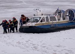 Спасатели рассказали о способах помощи провалившимся под лед