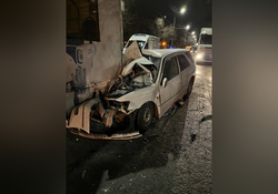 Водитель "Тойоты" попал в больницу после аварии с троллейбусом