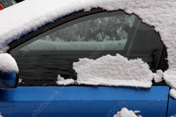 Водителей и пешеходов просят быть осторожнее на дорогах из-за надвигающегося снегопада