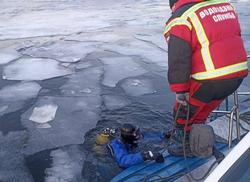Двое рыбаков провалились под лед и погибли