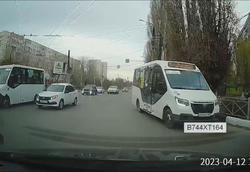 Водителя автобуса наказали за выезд на "встречку"