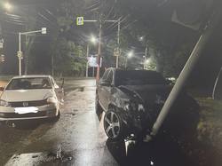 В ночной аварии на Московском шоссе пострадали 2 человека
