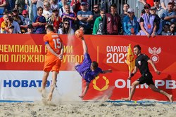 После шести домашних туров ЧР по пляжному футболу "Саратов" - пятый