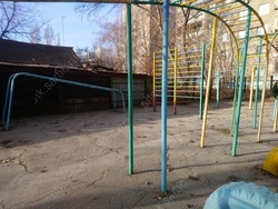 В Саратове насчитали 300 бесхозных детских площадок