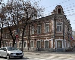 Еще 5 зданий в центре Саратова стали памятниками