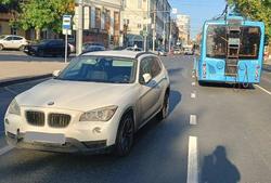 На Московской BMW сбил водителя троллейбуса