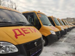 Школы области получили 44 новых автобуса