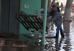 "Делают селфи и уезжают": как в Энгельсе борются с канализационным бедствием