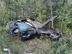 БМВ слетел с дороги: водитель погиб, четверо в больнице