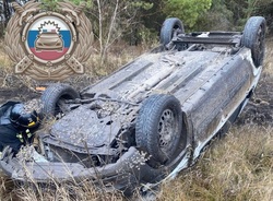 Водитель перевернул Ларгус, скорая увезла молодого пассажира