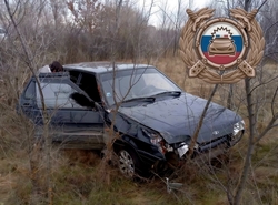 Водитель четырнадцатой потерял сознание и разбился насмерть